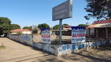 Terreno Comercial para Locação em Maringá - PR, Zona 03