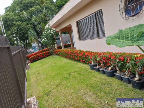 Casa para Venda em Maringá - PR, Zona 06