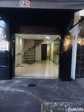 SALAS COMERCIAIS, Praça Emiliano Perneta