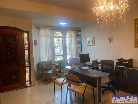 Casa para Venda em Maringá - PR, Zona 04