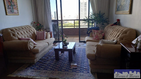 Apartamento para Venda em Maringá - PR, Zona 07