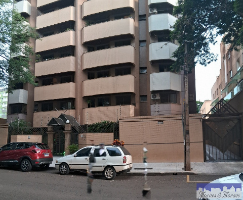 Apartamento para Venda em Maringá - PR, Zona 07