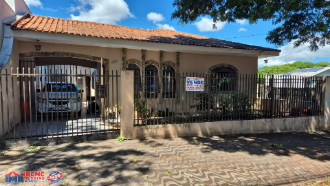 Casa para Venda em Maringá - PR, Zona 05