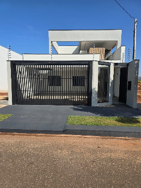 Casa para Venda em Maringá - PR, Bom Jd
