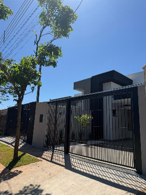Casa para Venda em Maringá - PR, Cj João de Barro Itaparica