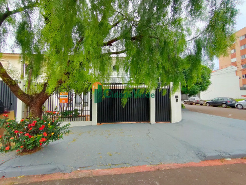 Sobrado para Venda em Maringá - PR, Vl Marumby