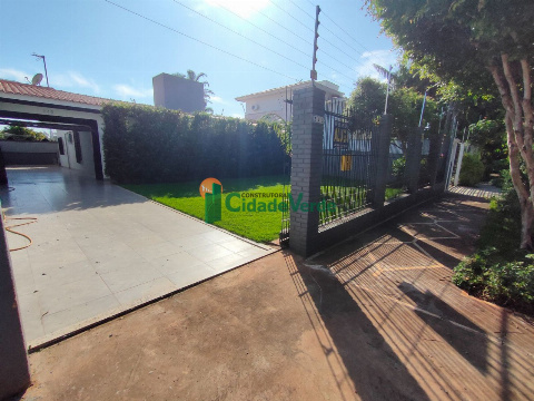Casa para Venda em Maringá - PR, Zona 04