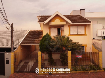 Sobrado para Venda em Maringá - PR, Zona 05