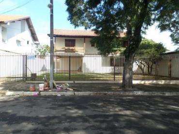 CASAS, RUA CURITIBA
