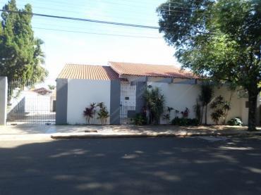 Casa para Venda em Cianorte - PR, Zona 02
