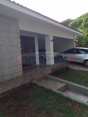 Casa para Venda em Maringá - PR, Zona 05