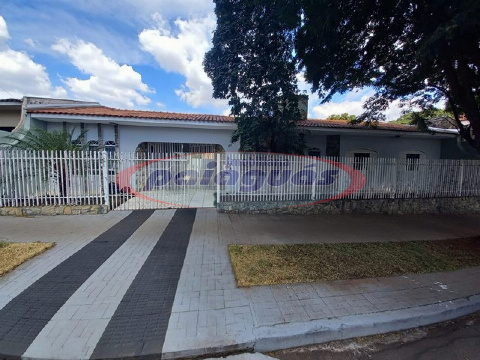 Casa para Venda em Maringá - PR, Zona 03