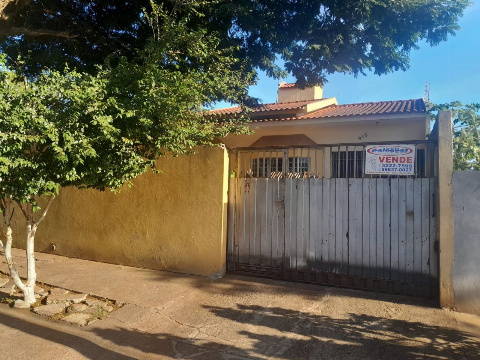 Casa para Venda em Maringá - PR, Cj João de Barro Itaparica