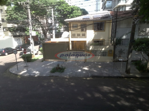 Sobrado para Venda em Maringá - PR, Zona 03