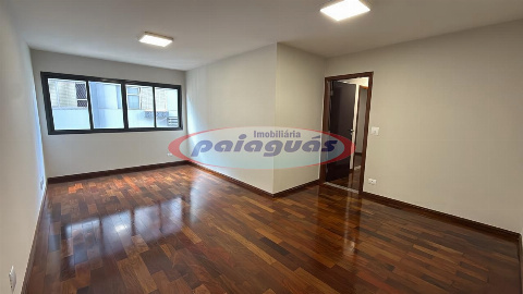 Apartamento para Venda em Maringá - PR, Zona 07
