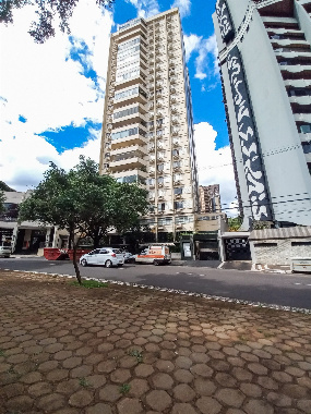 Apartamento para Venda em Maringá - PR, Zona 04