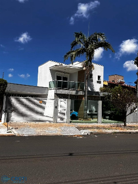 Sobrado para Venda em Maringá - PR, Zona 04