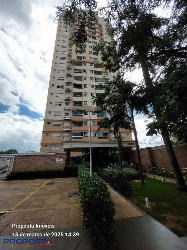 Apartamento para Venda em Maringá - PR, Zona 08