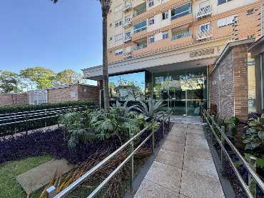 Apartamento para Locação em Maringá - PR, Zona 08