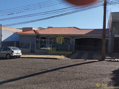 Casa para Venda em Maringá - PR, Zona 05