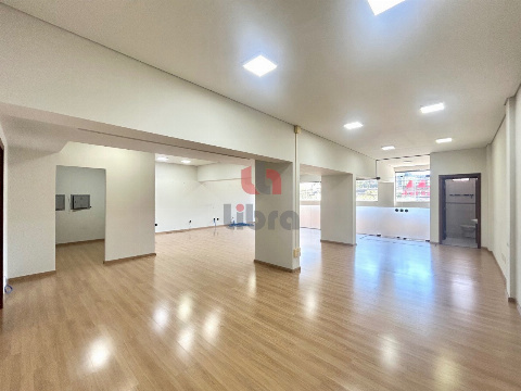 Sala Comercial (Sobreloja) para Locação em Maringá - PR, Zona 01 Centro