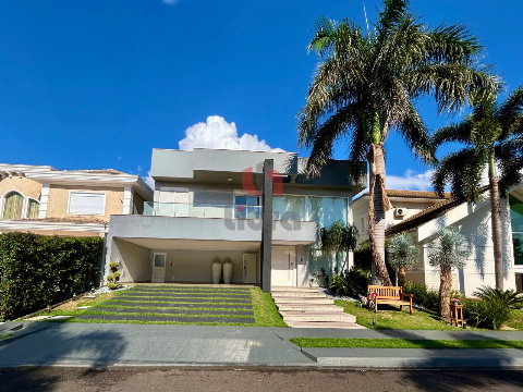 SOBRADOS, Praça Henrique Fregadolli