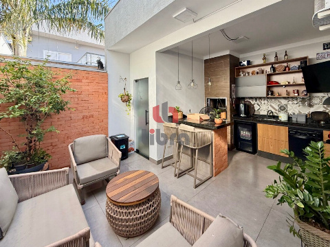 CASAS, Rua Emília Kazumi Onaka Sakamoto