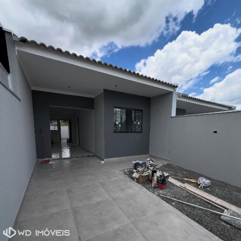 Casa para Venda em Sarandi - PR, Jd Universal