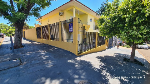 Sobrado para Venda em Maringá - PR, Jd Alvorada