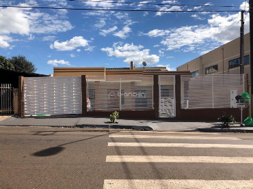 Casa para Venda em Jandaia do Sul - PR, Centro