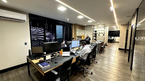 Sala Comercial em Edifício para Venda em Maringá - PR, Zona Armazem