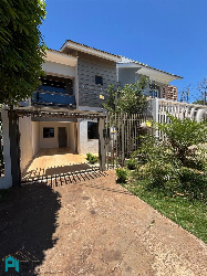 SOBRADOS, Rua Flamboyant