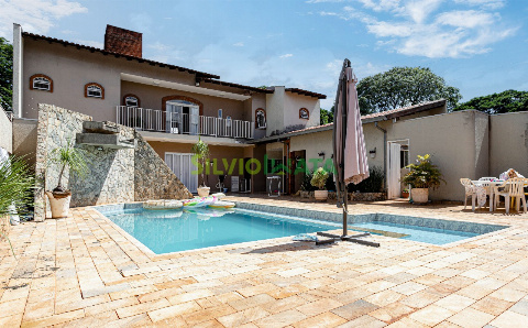 Sobrado para Venda em Maringá - PR, Zona 02