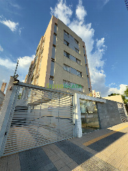 Apartamento para Venda em Maringá - PR, Zona 08