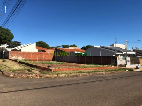 Terreno Comercial para Venda em Maringá - PR, Jd Santa Clara