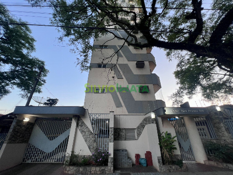 Apartamento para Venda em Maringá - PR, Zona 07