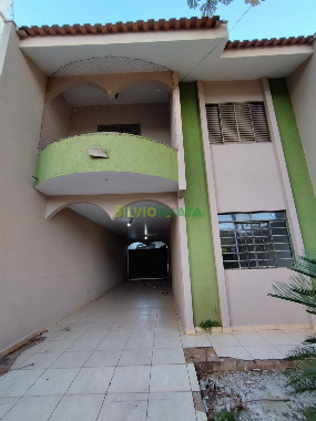 SOBRADOS, Rua Guaritá