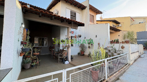 Sobrado em Condomínio para Venda em Maringá - PR, Vl Marumby