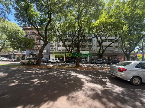 Apartamento para Venda em Maringá - PR, Zona 07