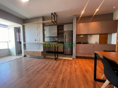 Apartamento para Venda em Maringá - PR, Zona 08