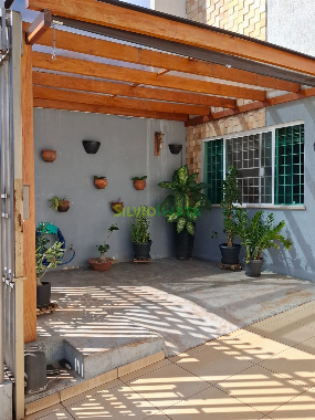 Sobrado para Venda em Maringá - PR, Zona 28