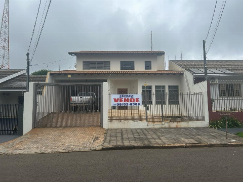 Sobrado para Venda em Maringá - PR, Zona 05