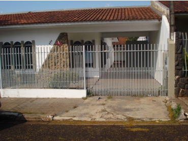 Casa para Venda em Maringá - PR, Jd América