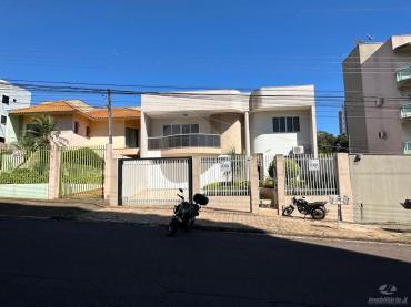 Sobrado para Venda em Cascavel - PR, Centro
