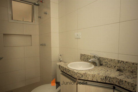 Apartamento para Venda em Maringá - PR, Zona 03