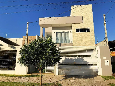 Sobrado para Venda em Maringá - PR, Bom Jd