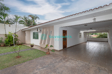 Casa para Venda em Maringá - PR, Zona 05