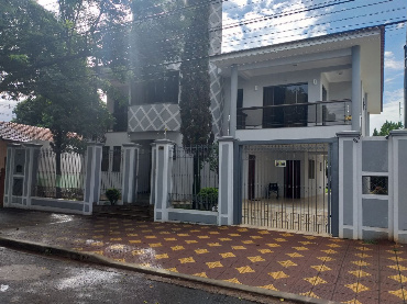 Sobrado para Venda em Maringá - PR, Vl Santo Antonio