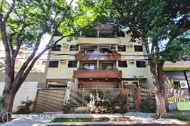 Apartamento para Venda em Maringá - PR, Zona 07