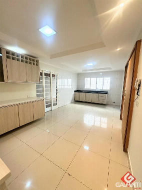 Sobrado para Locação em Maringá - PR, Zona 07